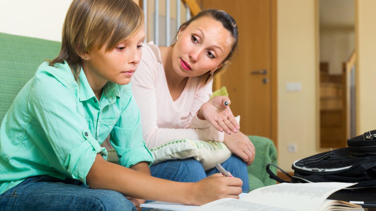 terapeut-mihaela-cozma-opreste-te-din-a-impinge-copilul-de-la-spate-ca-sa-faca-lucruri-2_12610500