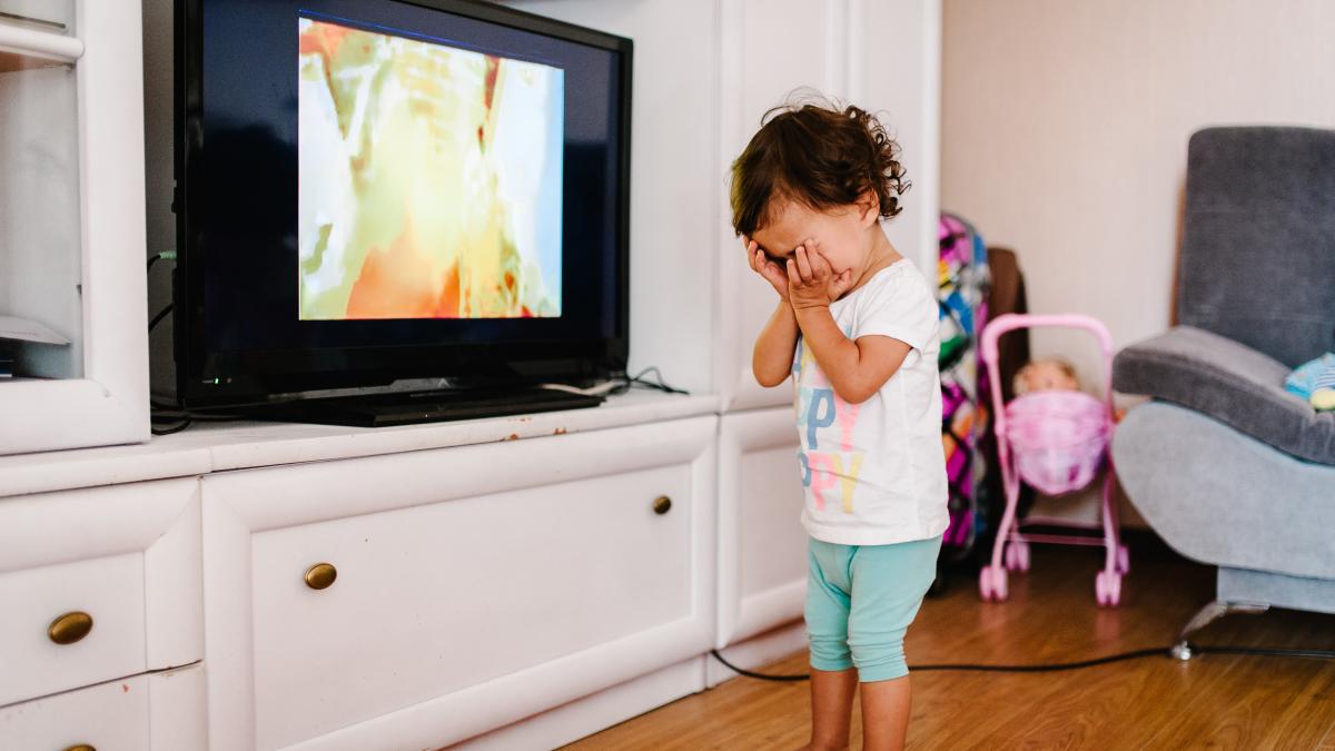 un-comportament-gresit-adoptat-de-parinti--urania-cremene-nu-i-poti-cere-unui-copil-sa-inchida-televizorul_89770800