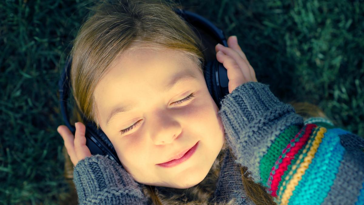 efectul-mozart-dezmintit-de-mai-multe-studii-cercetatori-nu-trebuie-sa-ne-asteptam-ca-simpla-ascultare-a-muzicii-sa-ne-faca-copiii-mai-destepti_55766700