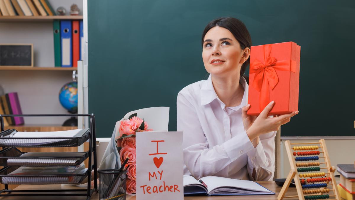 ce-facem-cu-e2809dplocoanelee2809d-pentru-profesori-se-mai-dau-oana-moraru-e2809dinvatatoarea-care-face-asta-este-o-toapae2809d_72041900