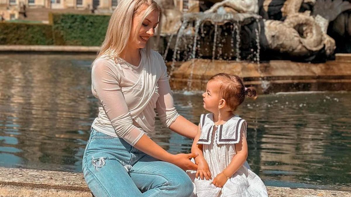 bianca-andreica--despre-diferenta-dintre-scolile-din-romania-si-anglia-e2809ecred-ca-romanii-sunt-putin-mai-stricti--au-pretentii-si-asteptari-mai-marie2809d_98457500