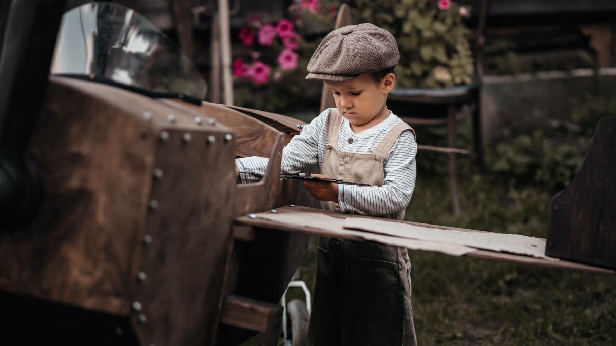 cei-mai-mari-ganditori-ai-lumii-au-avut-aceste-comportamente-in-copilarie--ce-sa-observi-la-copilul-tau_62128600