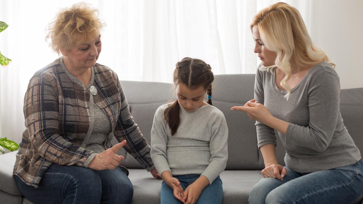 parinti-schimbati-tiparele-generationale-pentru-binele-copiilor-cum-sa-depasesti-trecutul-si-sa-modelezi-un-viitor-mai-bun-pentru-micutii-tai_04991500