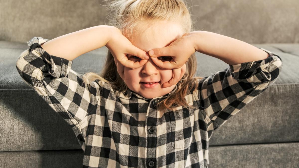 efectul-sarcasmului-asupra-copiilor--pericolul-subtil-al-ironiei-si-al-umorului-ostil-in-relatia-parinte-copil_45297800