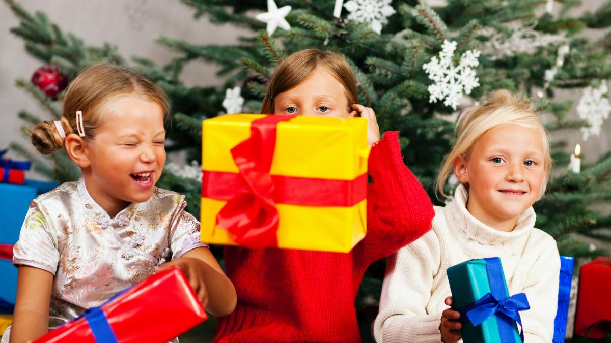 vine-mos-nicolae-lista-cadourilor-de-evitat--bani-aruncati-in-vant-2_18550400