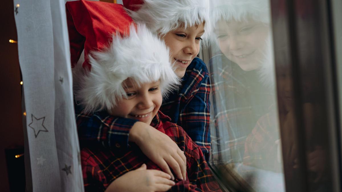 varsta-la-care-copiii-inceteaza-sa-mai-creada-in-mos-craciun-conform-expertilor-in-educatie-parentala-exista-mari-variatii--unii-de-la-3-ani--altii-continua-sa-creada-pana-la-16-ani_65377400