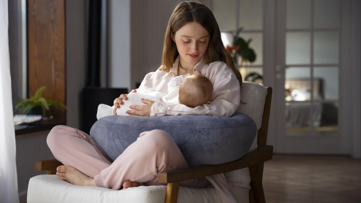 e2809dtatal-este-primul-factor-de-mentinere-a-alaptariie2809d--spune-simina-angelescu--maternolog_77843400