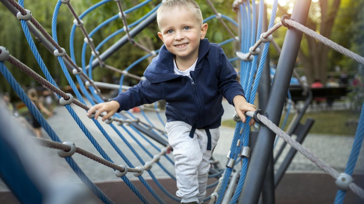 aceste-cuvinte-pot-provoca-cel-mai-puterenic-sentiment-de-abandon-unui-copil--sustine-radu-vasile_09022400