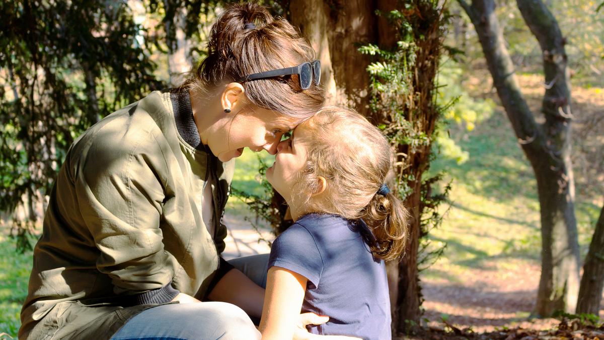 cum-sa-cresti-copii-inteligenti-din-punct-de-vedere-emotional-strategii-de-la-un-specialist-in-dezvoltarea-micutilor-le-ati-spus-vreodata-sa-nu-planga_49685600