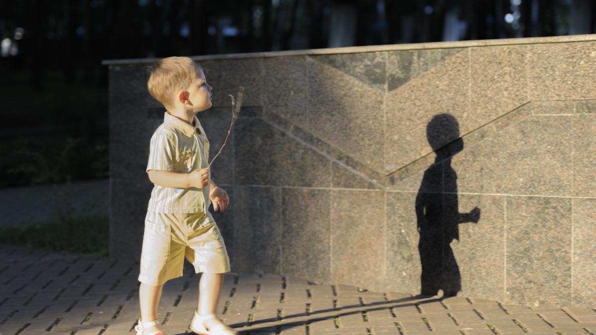 stima-de-sine-excesiva-poate-duce-la-cresterea-unor-copii-individualisti-si-egocentrici--avertizeaza-psihologii-2_94833100