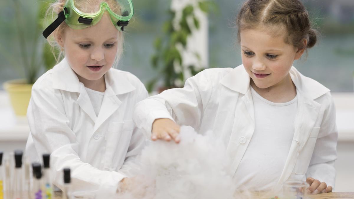 studiu-fetele-isi-doresc-cariere-in-domeniul-stem--dar-nu-sunt-sigure-daca-sunt-suficient-de-inteligente_05877200