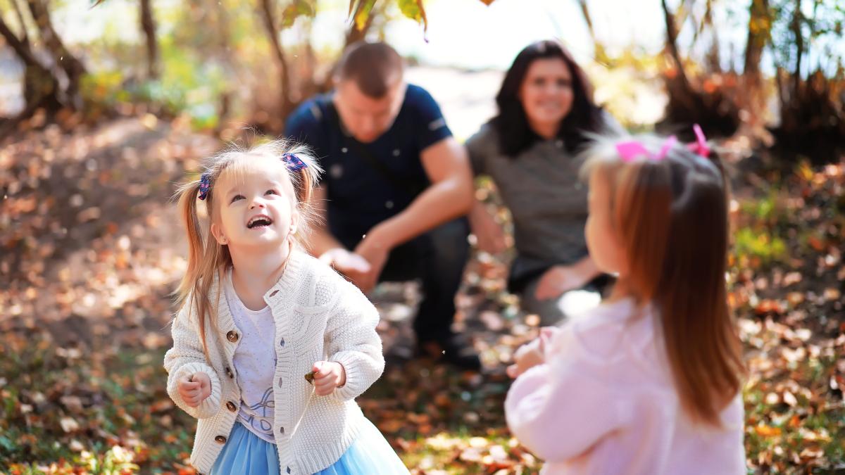 cele-mai-importante-lectii-de-viata-pe-care-copiii-le-invata-ascultandu-si-parintii-fundamentele-pentru-relatii-sanatoase-si-succes-personal_50208900