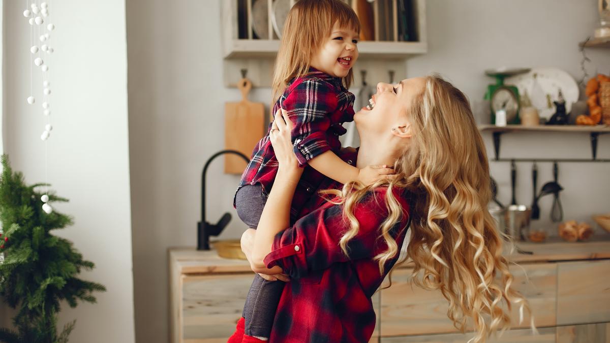 cum-sa-construiesti-o-relatie-stransa-si-de-incredere-cu-copilul-tau_51519800