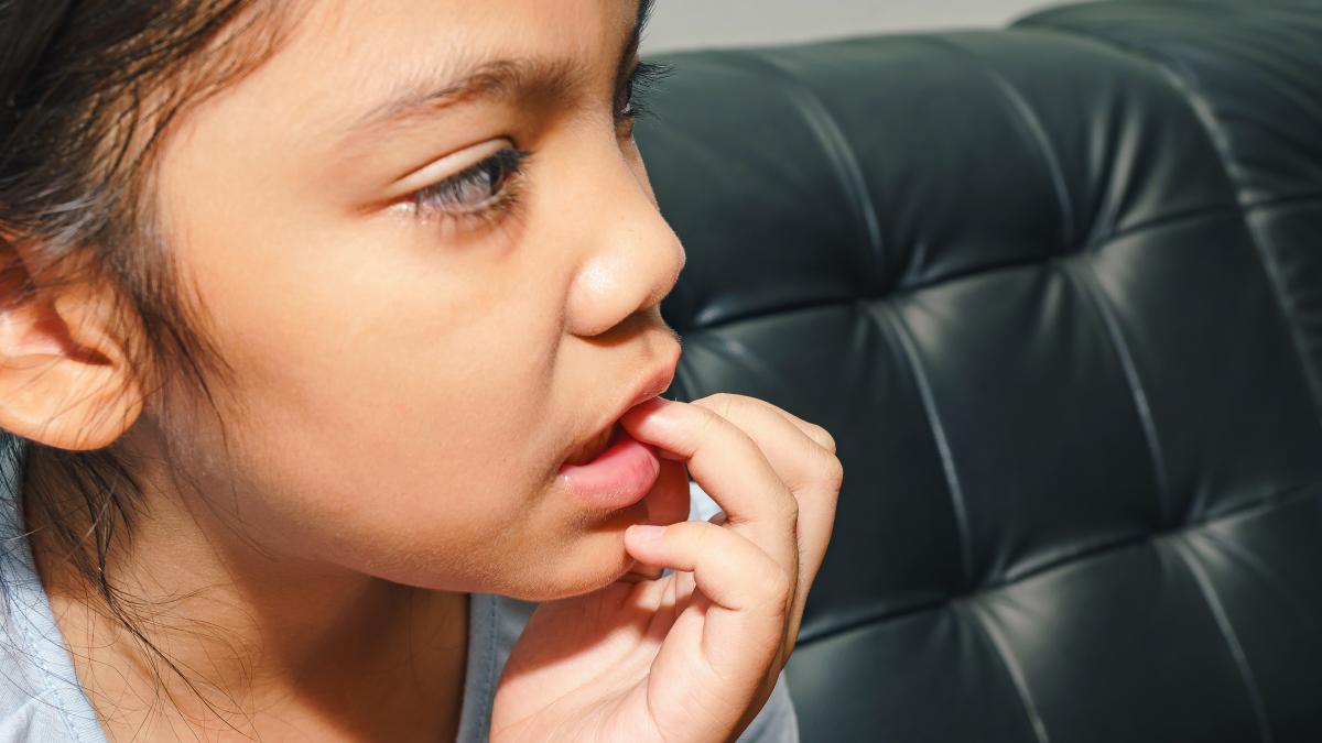 de-ce-unii-copii-isi-rod-unghiile_74005300