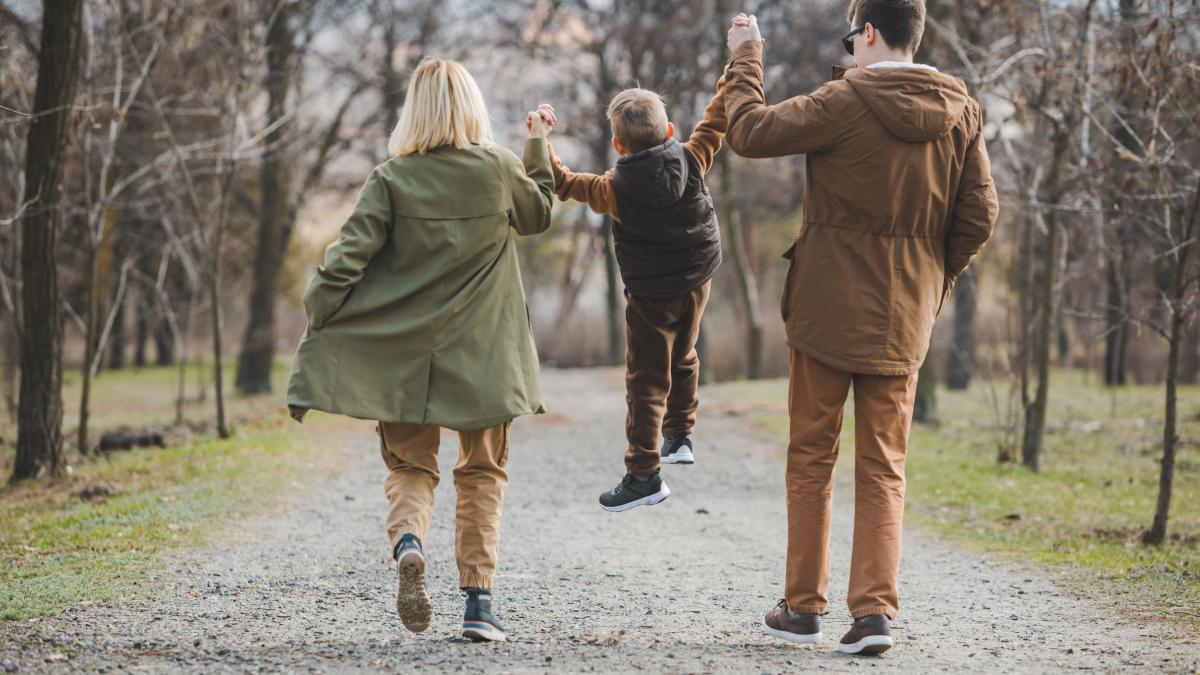 modul-in-care-parentalitatea-va-influenteaza-personalitatea-ce-invatam-despre-noi-insine-in-rolul-de-parinte--conform-unui-psihoterapeut_90040400