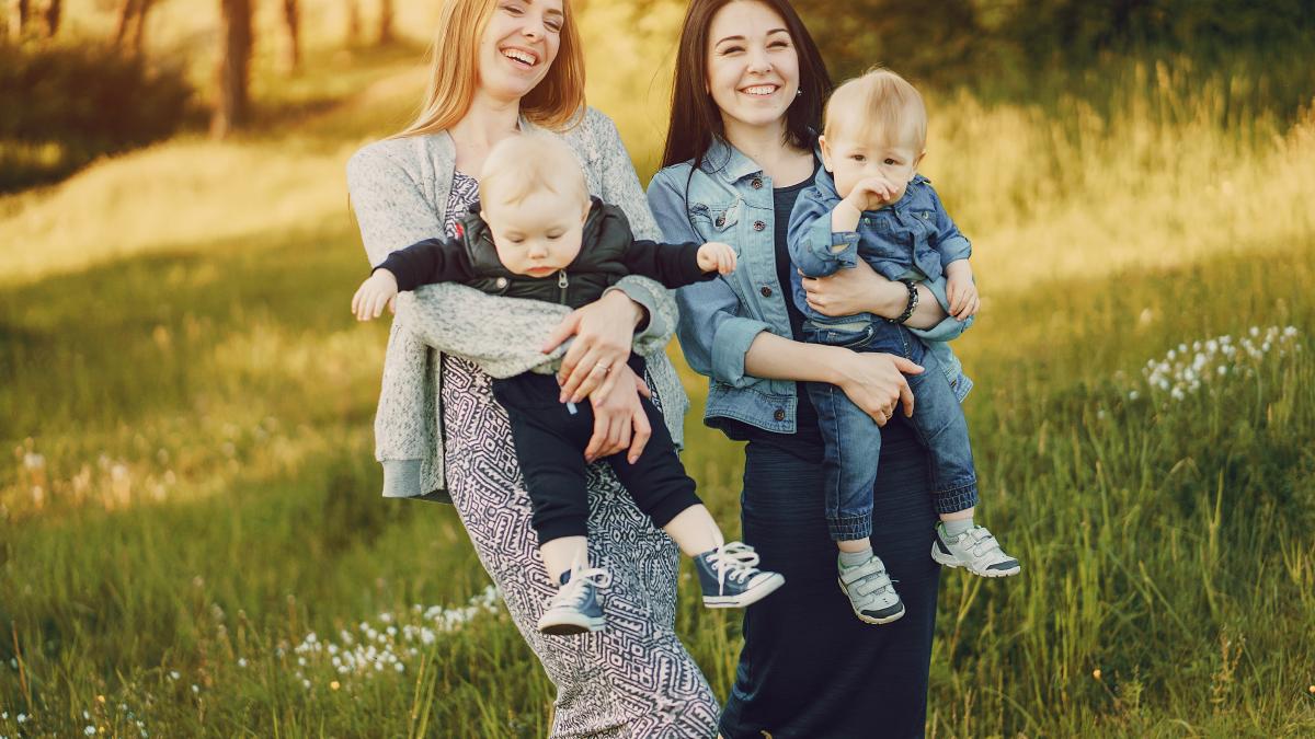 de-ce-aven-tendinta-sa-judecam-alti-parinti-e2809ene-pasa-profund-de-copiii-nostri-si-vrem-sa-facem-o-treaba-excelenta-in-a-i-crestee2809d_52536500