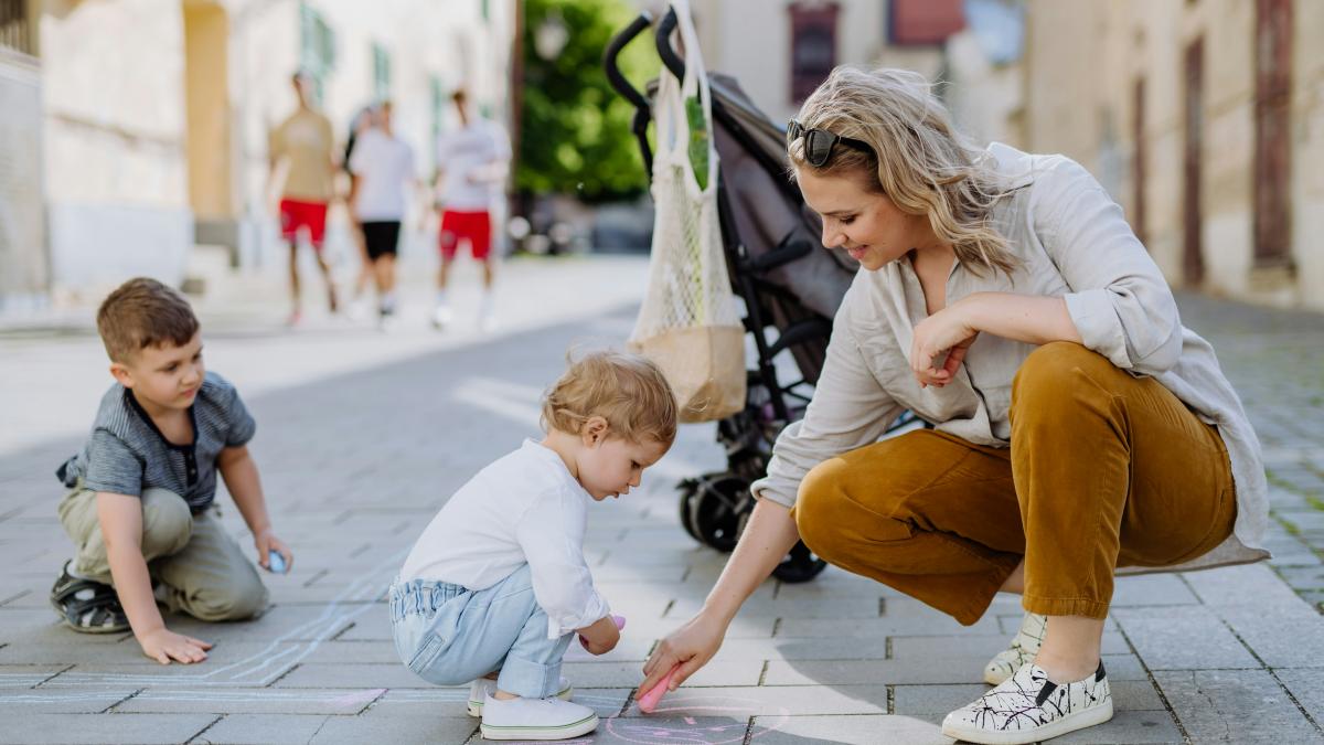 lectiile-foarte-importante-pe-care-parintii-din-generatia-y-nu-le-predau-copiilor-lor--psihologi-avertizeaza-ii-condamnam-la-esec-fara-sa-ne-dam-seama_29996800