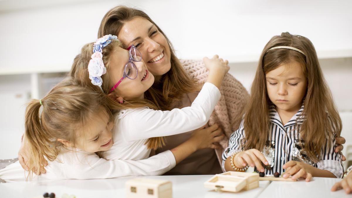 parintii-chiar-favorizeaza-un-anumit-copil-un-nou-studiu--realizat-pe-un-esantion-de-20-000-de-participanti--dezvaluie-adevarul_98718700