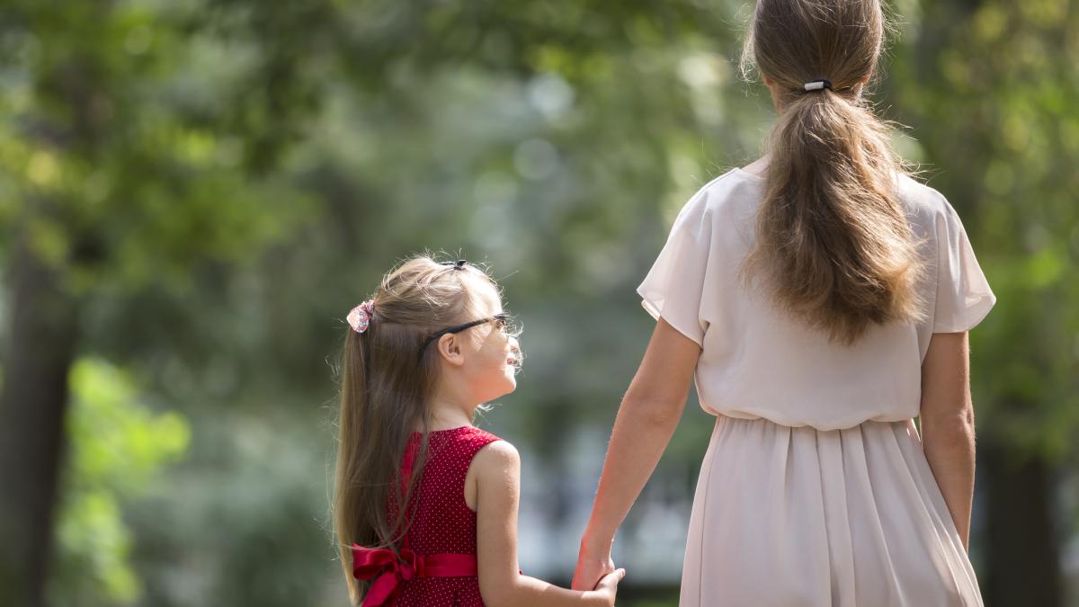 acest-obicei-al-parintilor-ii-indeparteaza-pe-copii--psihologi-asa-am-fost-crescuti--dar-nu-este-benefic_40407600