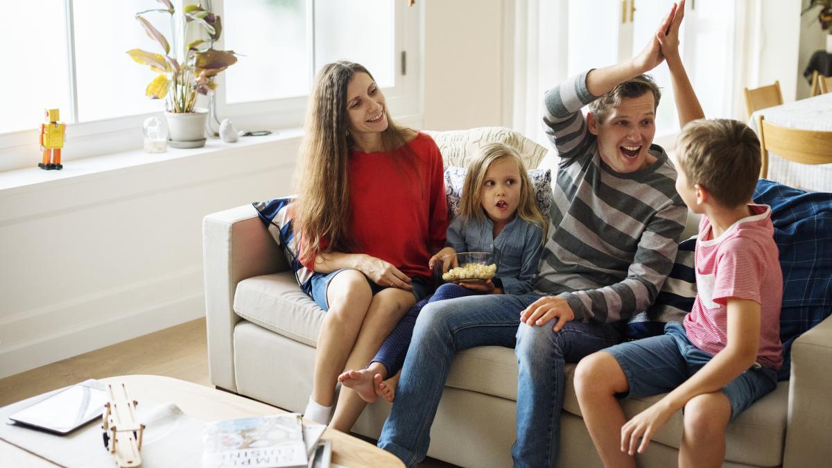 cum-sa-iti-surprinzi-familia-activitati-de-facut-impreuna-acasa_40495400