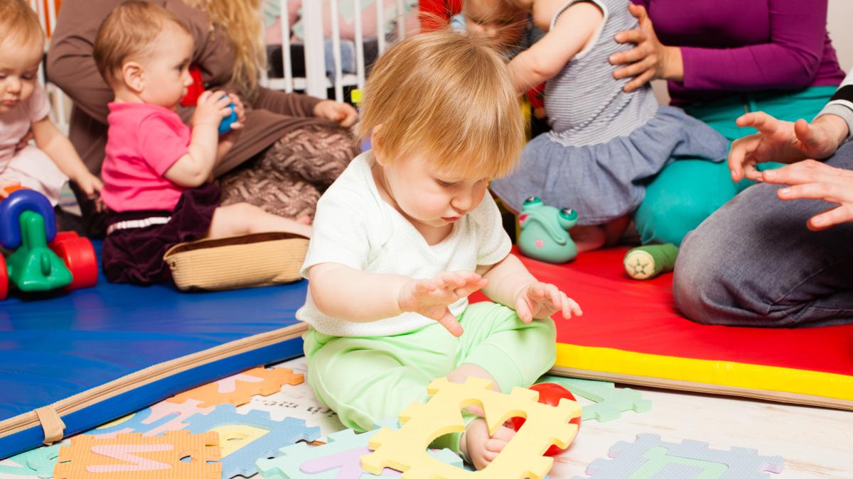 inscrierea-copilului-la-cresa-2025--tot-ce-trebuie-sa-stii-calendar--acte-necesare-si-criterii-de-admitere_83055900