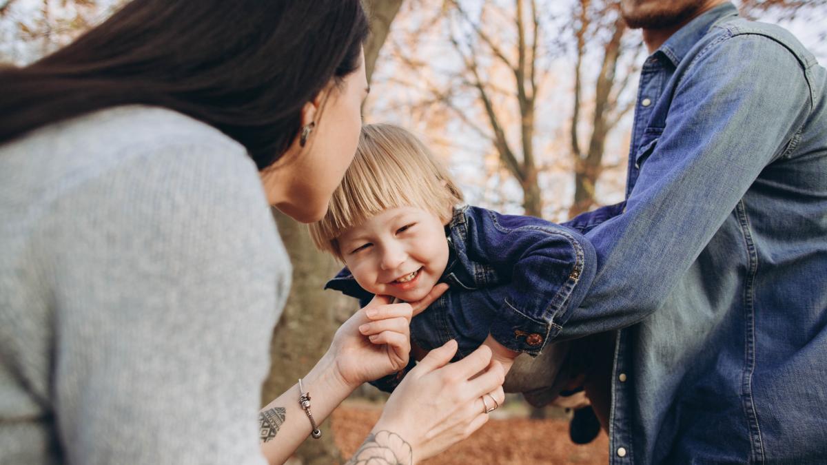 cum-sa-cresti-un-copil-cu-gandire-critica-si-o-minte-puternica-sfaturile-unui-terapeut-pentru-parintii-care-vor-sa-si-ajute-micutii-sa-reuseasca-in-viata_24501400
