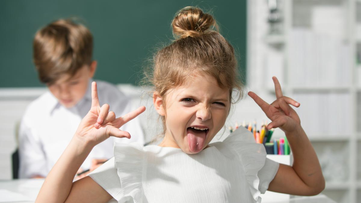 de-ce-elevii-nu-mai-stiu-ce-inseamna-liniste-profesor-disciplina-a-disparut-din-multe--multe-scoli--iar-cadrele-didactice-se-tem-sa-nu-supere-parintii_32352100