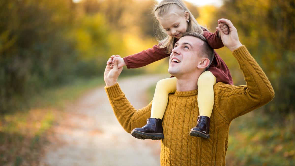 father-daughter_28336700