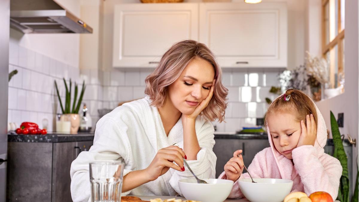 beautiful-portrait-mother-daughter-spending-time-together_69052500