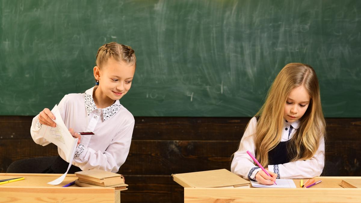 de-ce-unii-copii-sunt-disciplinati-si-responsabili-cu-scoala-si-cu-temele-iar-altii-nu-urania-cremene-cum-sa-fie-daca-traiesc-ca-la-hotel_79467300