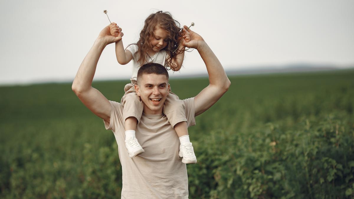 cute-family-playing-summer-park_55154300