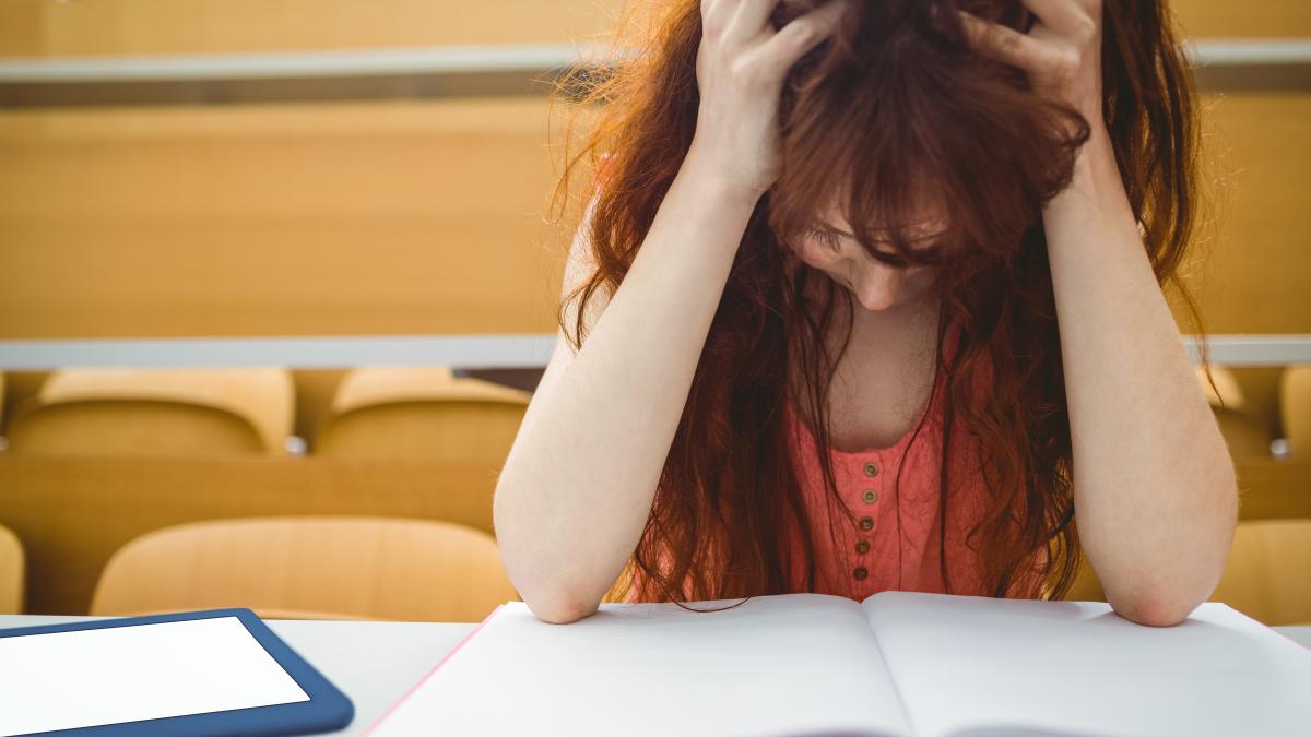 o-profesoara-de-limba-romana-a-smuls-genele-false-ale-unei-eleve-de-clasa-a-vi-a-mama-fetei-nu-era-ceva-extravagant_19218300