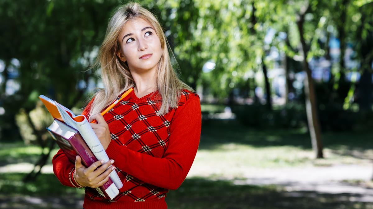 care-sunt-cele-mai-inutile-facultati--conform-chatgpt--acestea-sunt-domeniile-cel-mai-putin-cautate_62436600