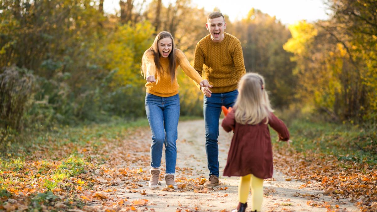 trei-schimbari-majore-in-parenting-parintii-de-azi-vs-parintii-din-generatiile-anterioare-lucrurile-pe-care-le-fac-mai-bine-pentru-a-si-creste-copiii-conform-expertilor_26182400