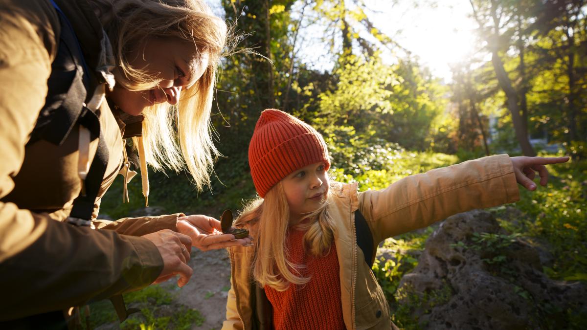 intrebarile-importante-pe-care-sa-le-adresezi-copilului-tau-pentru-a-i-dezvolta-inteligenta-emotionala--psiholog-ii-dezvolti-empatia--constiinta-de-sine-si-vocabularul-emotional_73113600