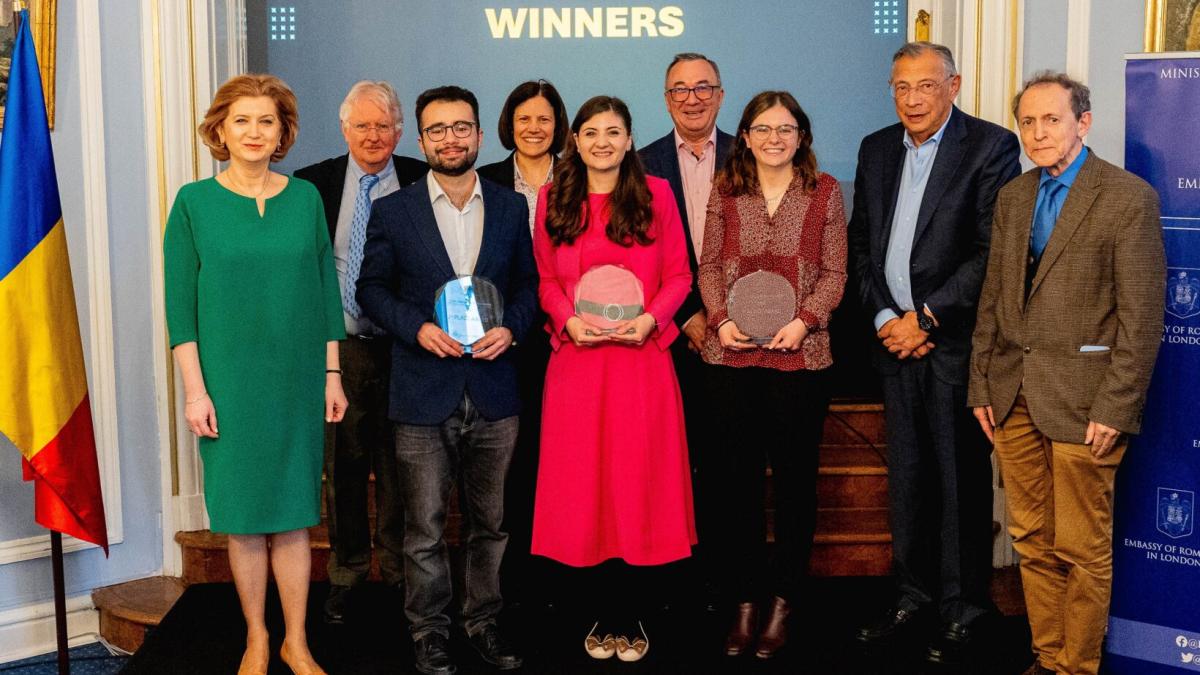 sase-doctoranzi-romani-din-regatul-unit--recompensati-de-ambasada-romaniei-pentru-excelenta-in-cercetare_03439200