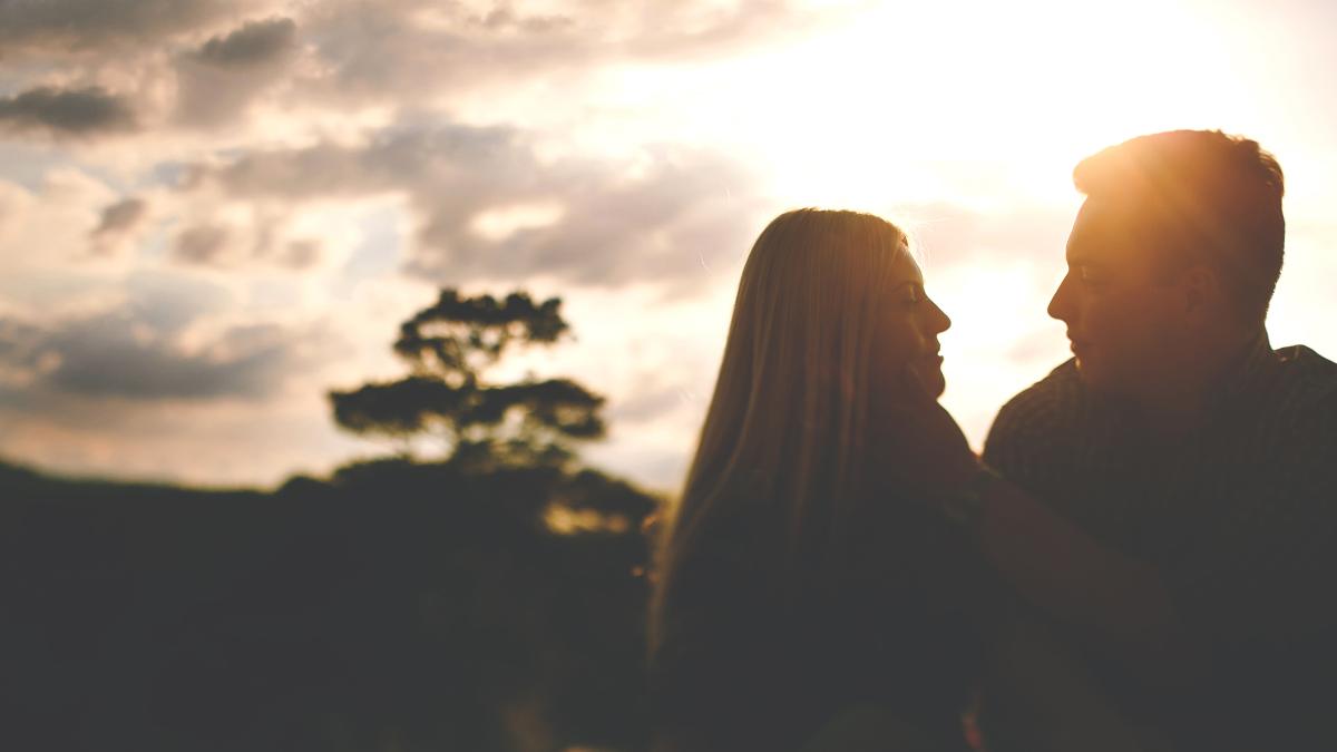 cuplurile-karmice-e28093-cum-te-influenteaza-ce-ai-mostenit-de-la-parinti-si-bunici-in-relatiile-de-cuplu--radu-leca-sunt-parteneri-care-isi-fac-rau-cu-bucurie_96363000