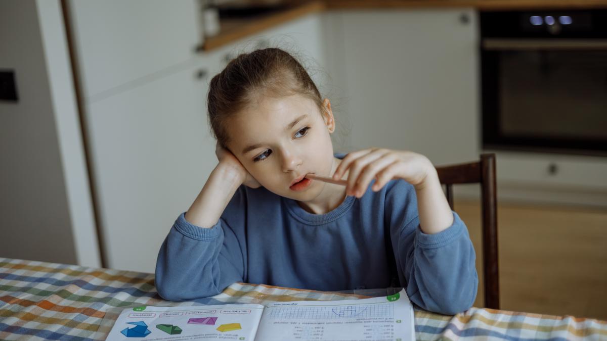 temele-la-clasa-pregatitoare-sunt-ilegale-semnalul-de-alarma-tras-de-prof-claudia-chiru-doamnele-invatatoare-sa-se-opreasca-chinuie-pe-toata-lumea_70046700