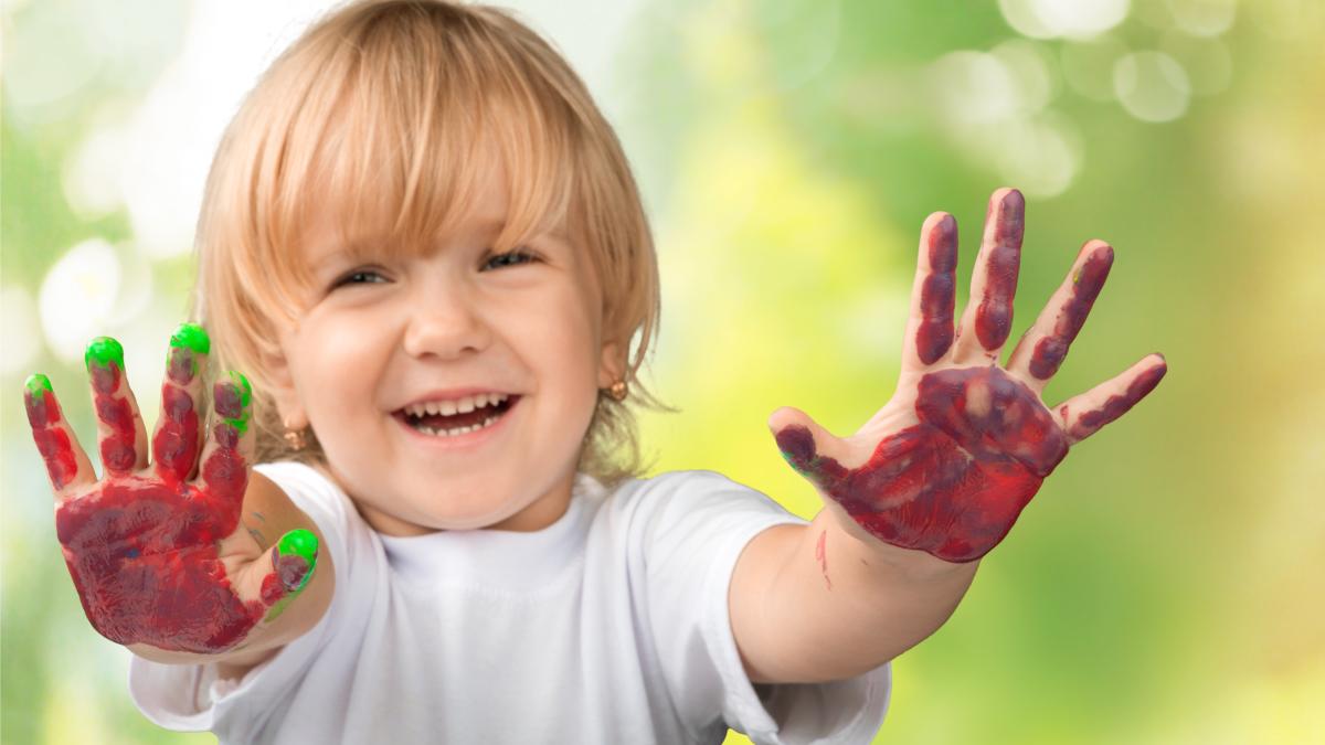 copil-cu-sinestezie-un-dar-neurologic-care-ii-da-superputeri-senzoriale-miroase-sunetele-si-aude-culorile_91575600