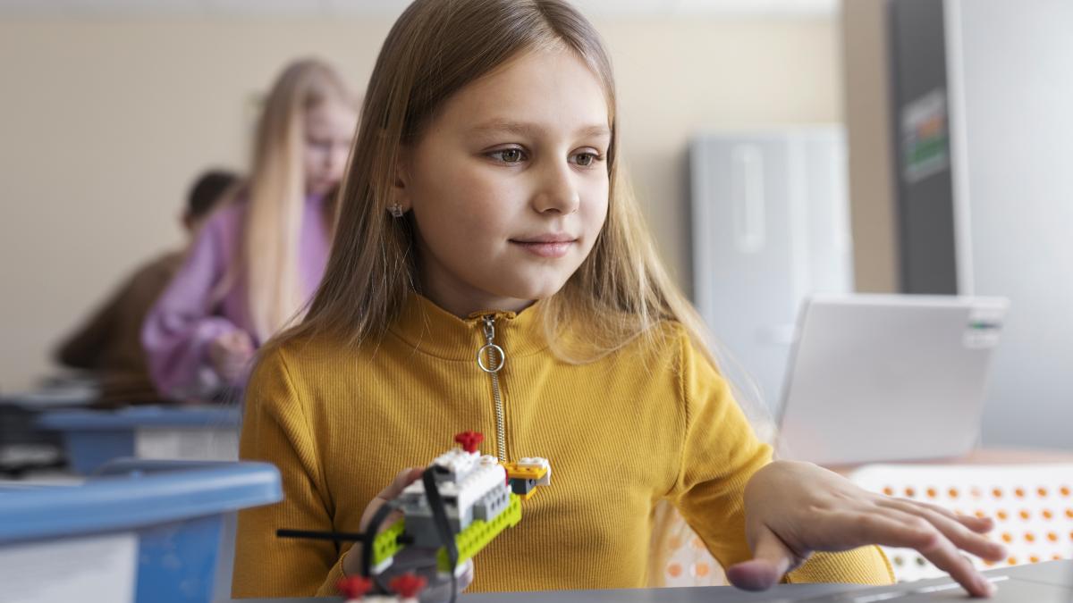 locurile-de-munca-cele-mai-amenintate-de-inteligenta-artificiala-in-urmatorii-20-de-ani--potrivit-expertilor_99881400