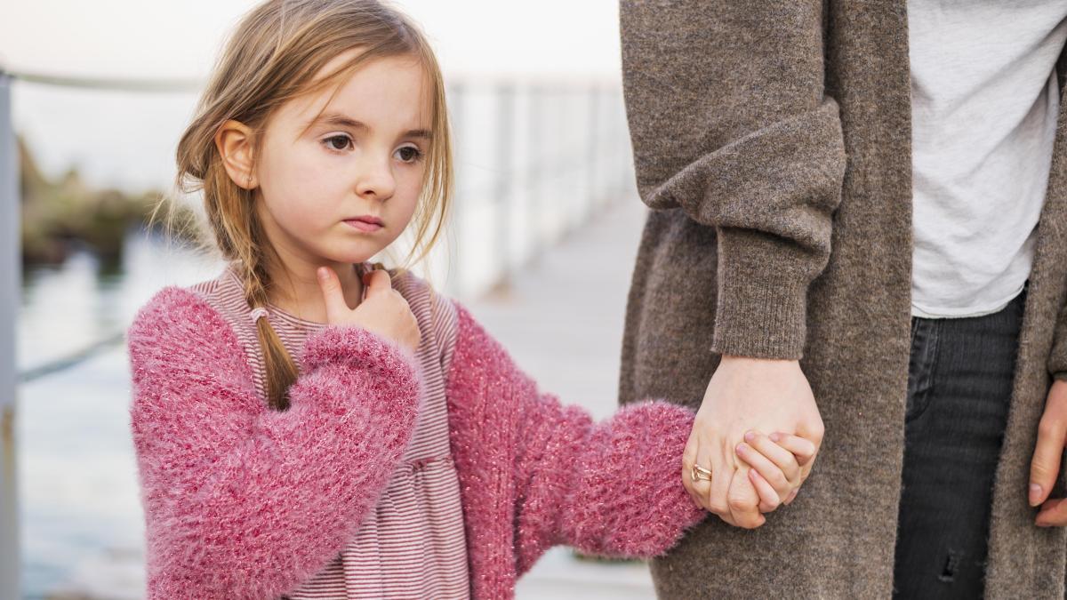 trauma-abandonului-urma-adanca-din-sufletul-copiilor-adoptati-care-nu-dispare-niciodata_36607700