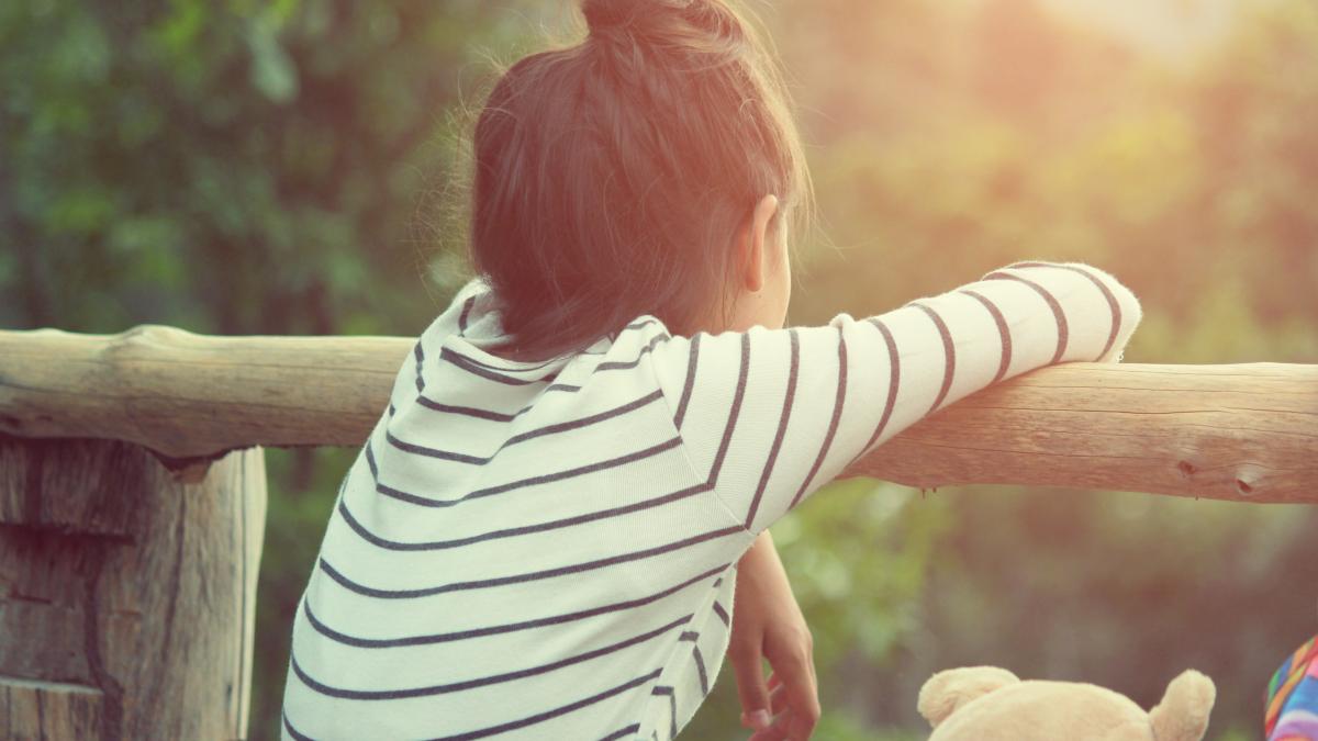 rana-abandonului-cinci-semne-ca-a-ta-copilarie-influenteaza-relatia-de-cuplu-iti-este-greu-sa-ai-incredere-ca-persoana-iubita-va-ramane_43167100