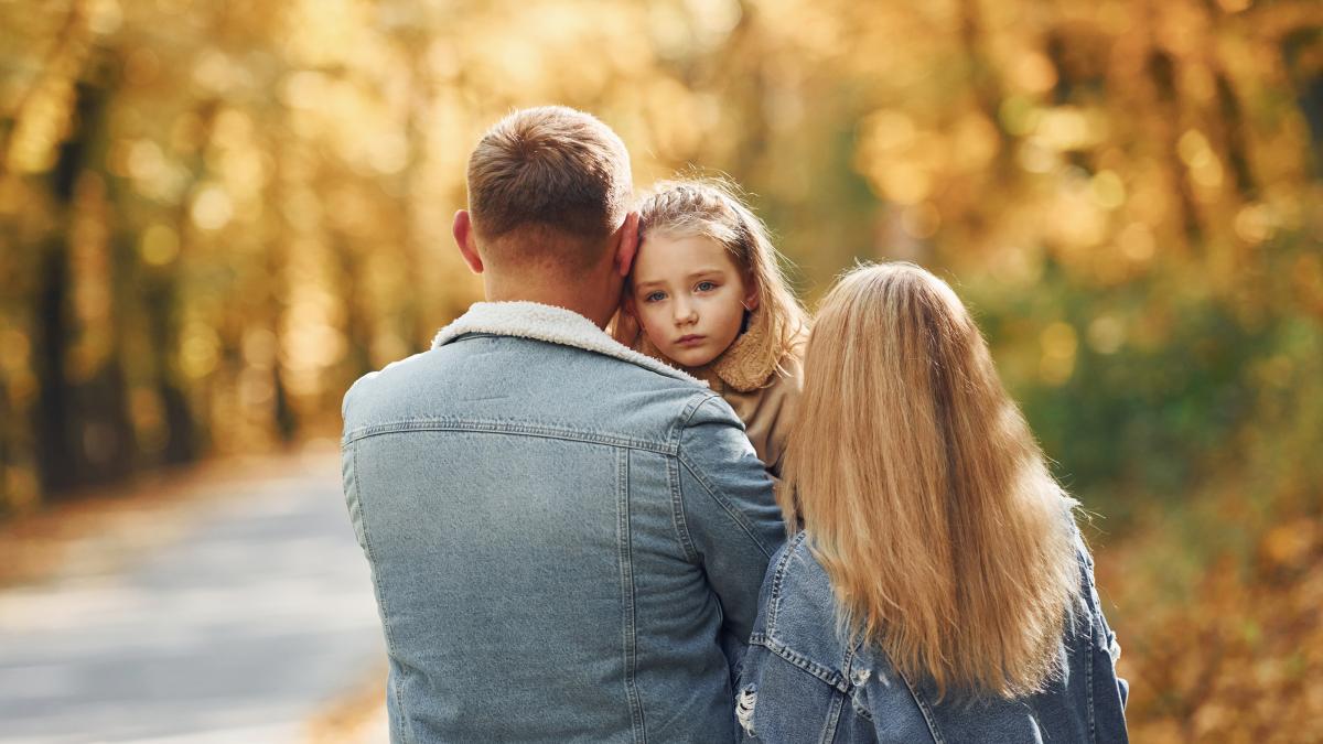 cel-mai-periculos-lucru-pe-care-parintii-il-invata-pe-copilul-lor--psiholog-obsesia-asta-creeaza-o-generatie-de-adulti-care-ajung-sa-creada-ca-e-ceva-in-neregula-cu-ei-2_32006100