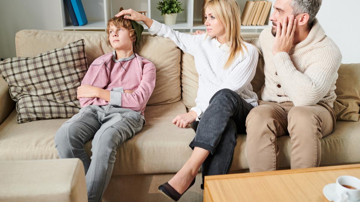 nu-si-mai-suna-parintii-nu-mai-vin-acasa-ce-ii-determina-pe-copii-sa-rupa-legatura-cu-mama-si-cu-tata-dupa-ce-devin-adulti-expertii-explica-motivele_84143300