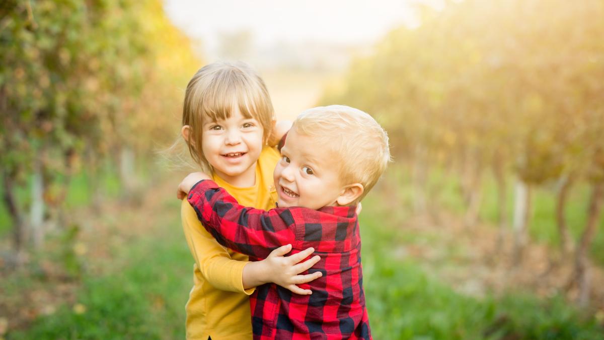 daca-vrei-un-copil-cu-principii-solide--care-stie-sa-faca-diferenta-intre-bine-si-rau--invata-l-aceste-5-lucruri-contribuie-la-dezvoltarea-sa-morala-si-etica_93551400