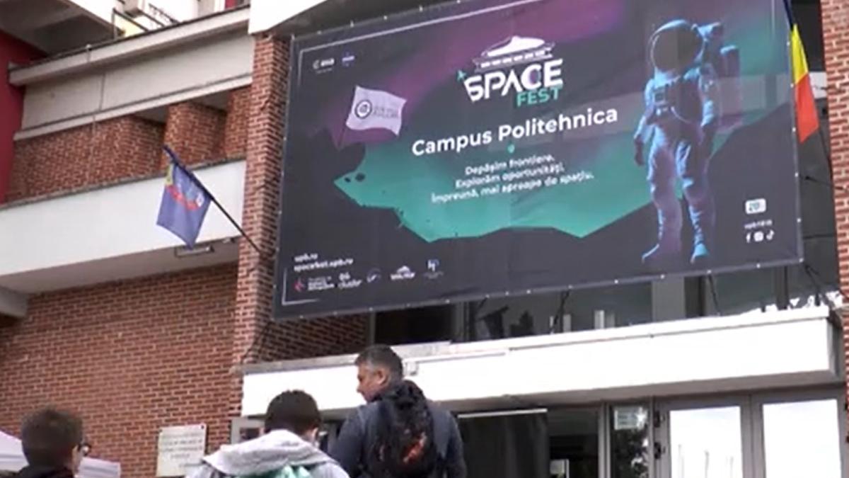 romania-isi-cauta-viitorul-astronaut-printre-studenti--oamenii-de-la-nasa-au-venit-in-tara-noastra-pentru-a-incuraja-tinerele-sperante-sa-lupte-pentru-visul-de-a-ajunge-in-spatiu_71631100