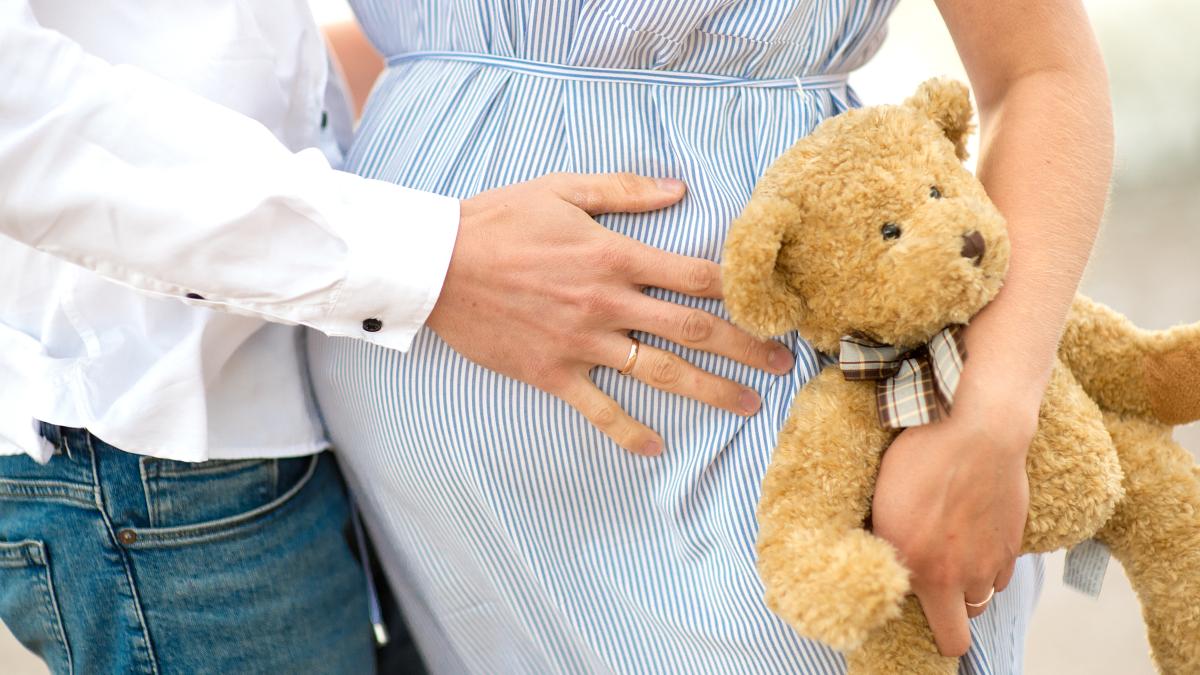 sarcina-cum-poti-ghici-daca-vei-avea-un-baietel-semnele-vechi-din-popor-care-spun-ce-indica-poftele-miscarile-pendulului-sau-calculul-magic_63010800