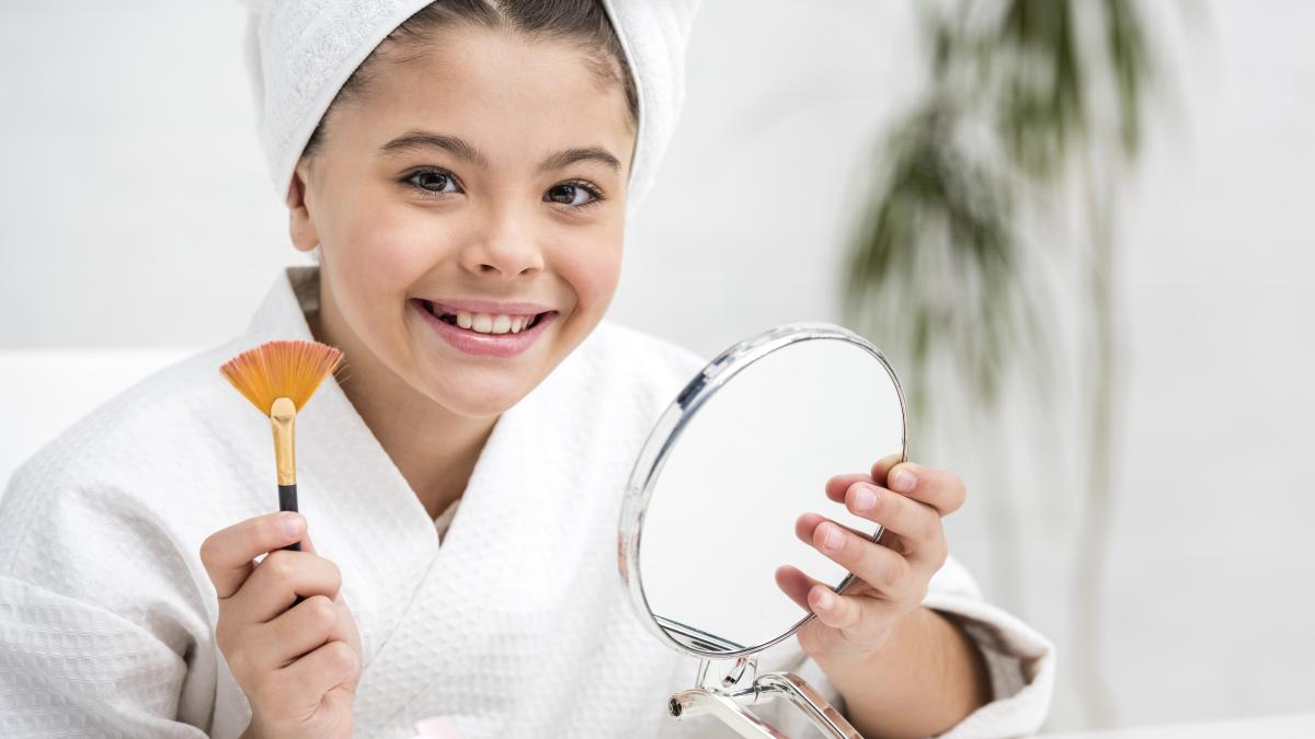 trend-periculos-pe-tiktok-copii-folosesc-produse-cosmetice-pentru-adulti_99563700