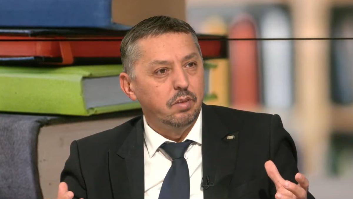 am-in-minte-o-a-treia-proba-daniel-david-despre-schimbarea-evaluarii-nationale-din-clasa-a-viii-a-oricum-te-uiti-logic-acest-sistem-nu-poate-fi-argumentat_18508300