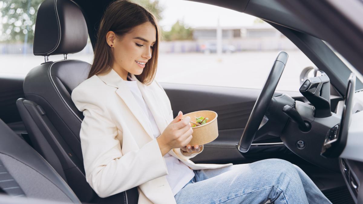 cand-parintii-mananca-pe-ascuns--ce-inseamna-asta_11450200